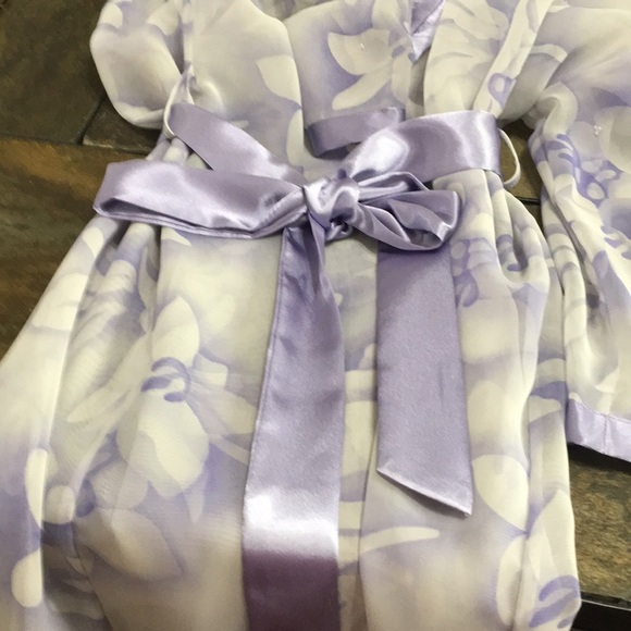 Valerie Stevens, sheer purple and white robe/cover-up. Size Medium - Picture 8 of 8